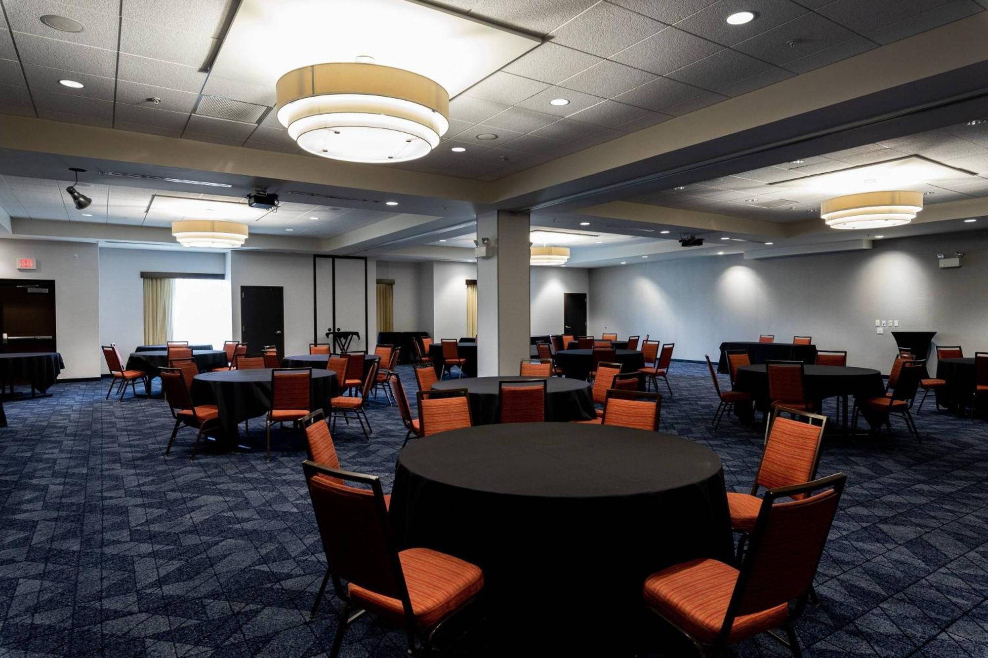 Courtyard By Marriott Cincinnati Midtown/Rookwood Εξωτερικό φωτογραφία