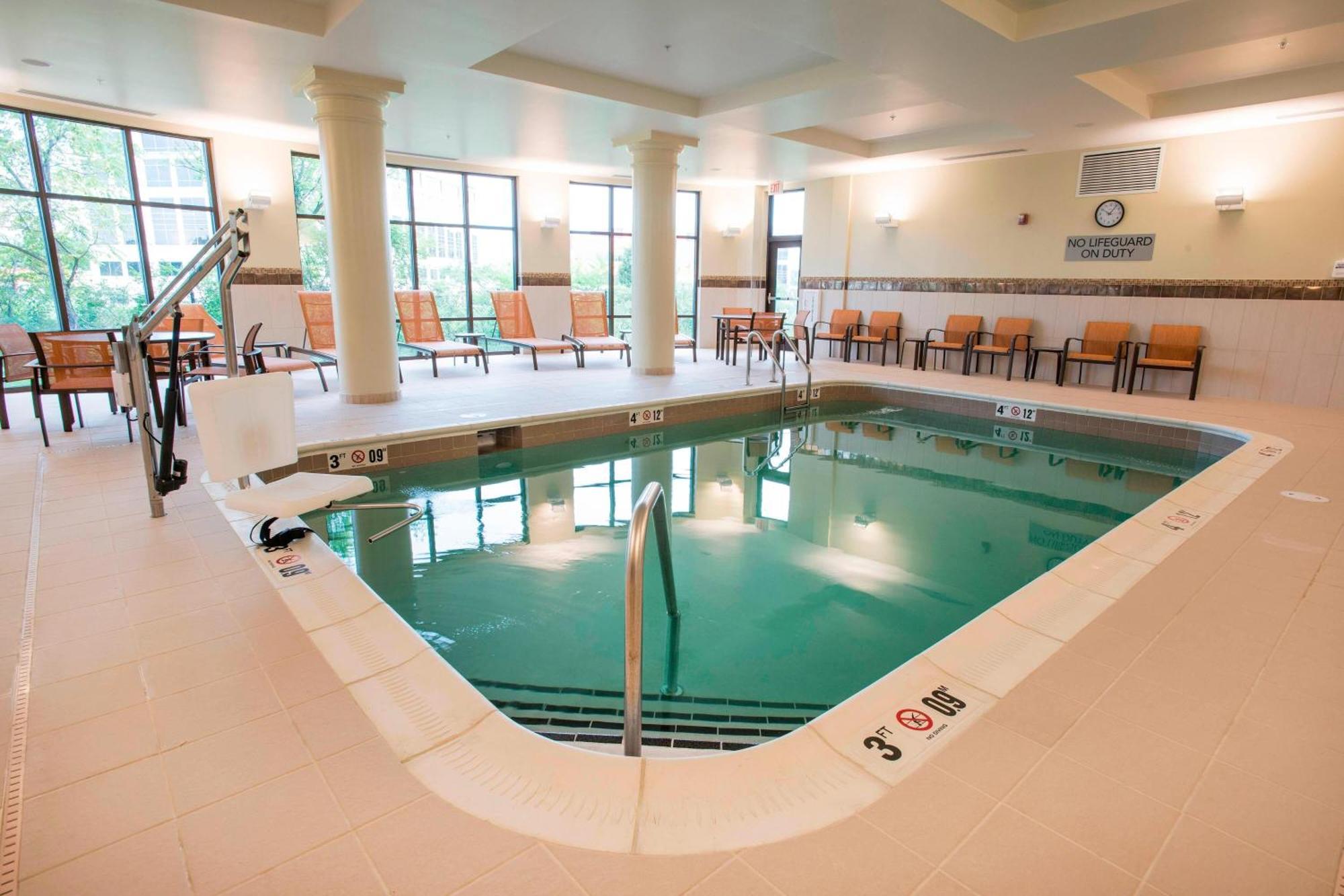 Courtyard By Marriott Cincinnati Midtown/Rookwood Εξωτερικό φωτογραφία