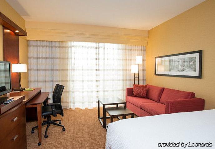 Courtyard By Marriott Cincinnati Midtown/Rookwood Εξωτερικό φωτογραφία