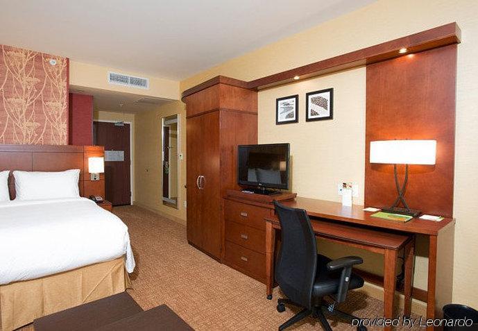 Courtyard By Marriott Cincinnati Midtown/Rookwood Εξωτερικό φωτογραφία